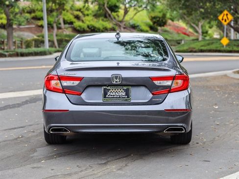 Used 2018 Honda Accord Touring image 6