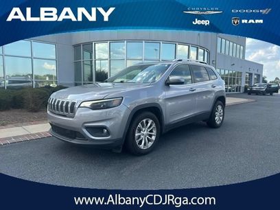 Used 2019 Jeep Cherokee Latitude w/ Popular Appearance Group