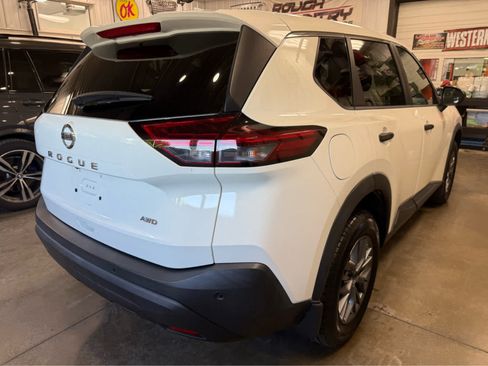 Used 2021 Nissan Rogue S AWD/4WD image 6