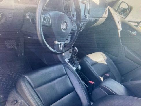 Used 2017 Volkswagen Tiguan S FWD image 4