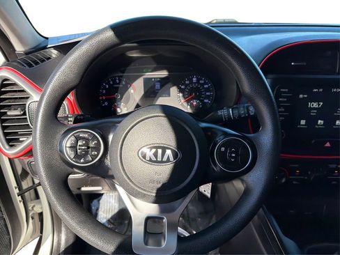 Used 2020 Kia Soul LX image 17