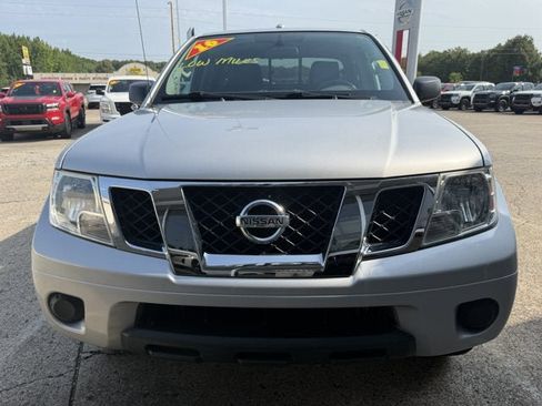 Used 2016 Nissan Frontier SV AWD/4WD image 2