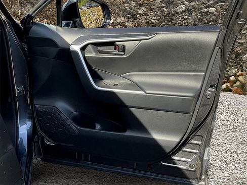 Used 2023 Toyota RAV4 LE image 22