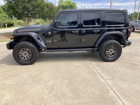 Used 2023 Jeep Wrangler Unlimited Rubicon 392 AWD/4WD image 9