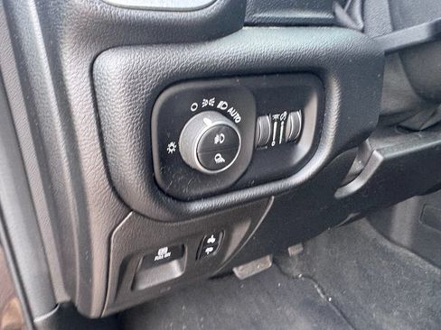 Used 2019 RAM 1500 Big Horn AWD/4WD image 14
