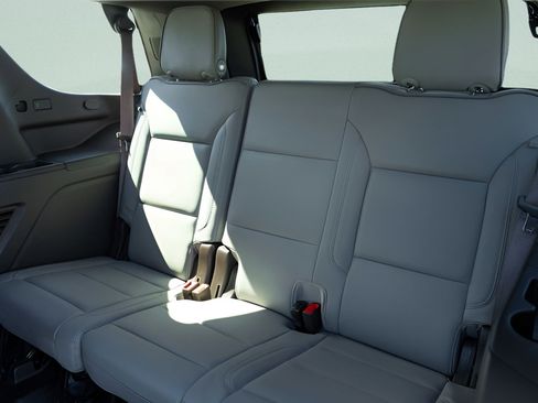 Used 2022 GMC Yukon SLT AWD/4WD image 18