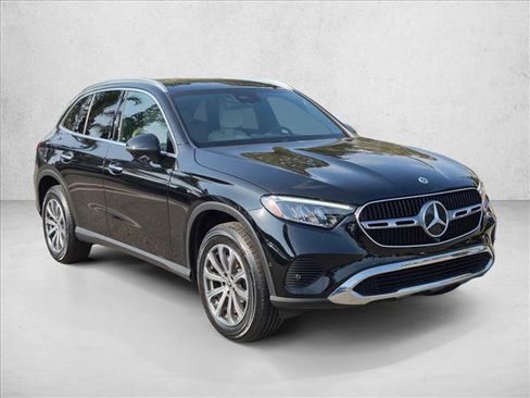 Used 2023 Mercedes-Benz GLC 300 image 3