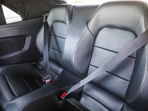 Used 2015 Ford Mustang GT Premium RWD image 17