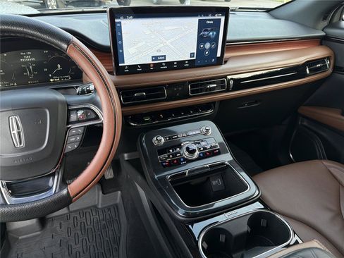 Used 2022 Lincoln Nautilus Reserve FWD image 29