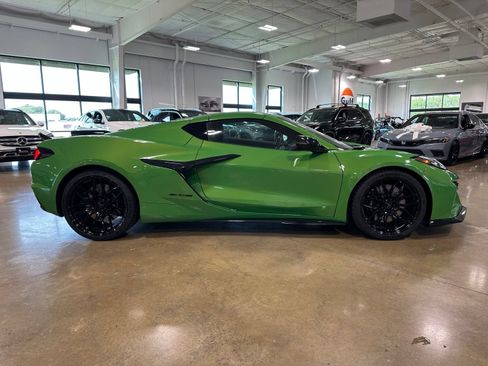 Used 2026 Chevrolet Corvette Z06 RWD image 9