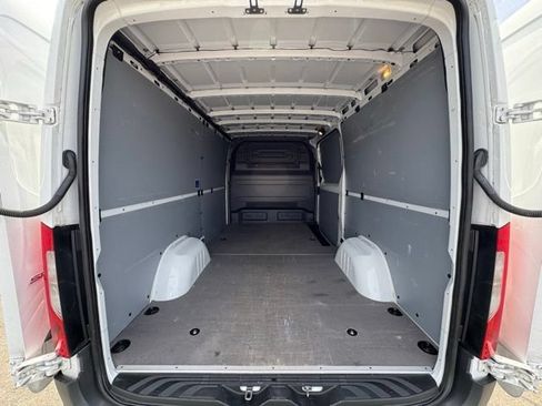 Used 2021 Mercedes-Benz Sprinter 2500 image 15