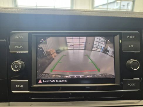 Used 2021 Volkswagen Jetta SE FWD image 31