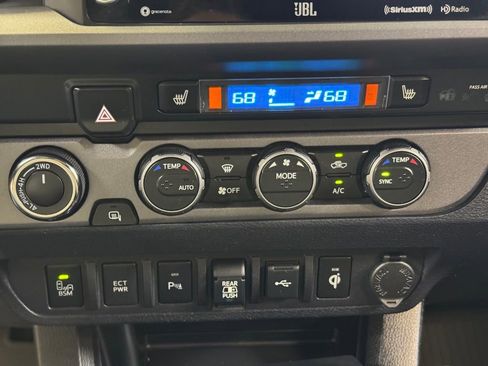 Used 2021 Toyota Tacoma TRD Off-Road w/ TRD Premium Off Road Package image 35