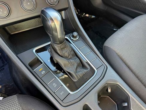 Used 2019 Volkswagen Jetta S image 19