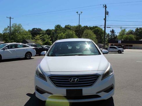 Used 2015 Hyundai Sonata SE w/ Option Group 09 image 2
