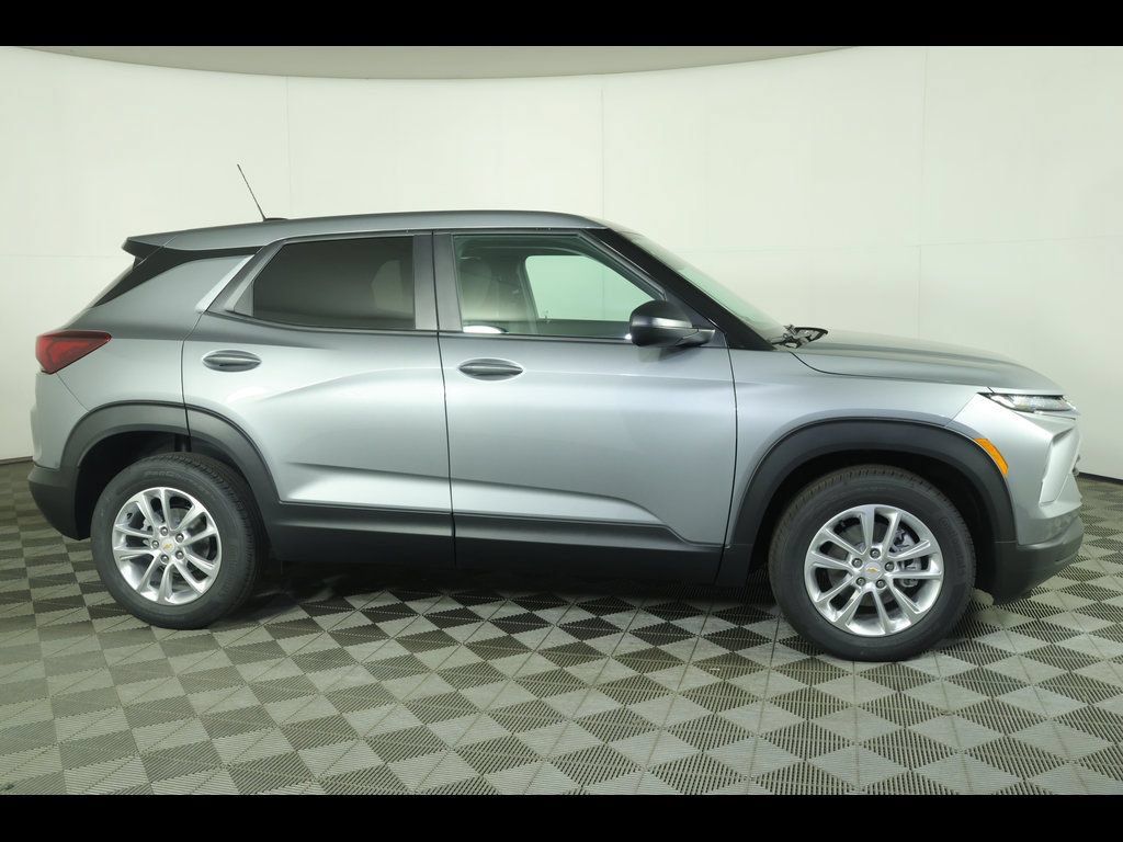 New 2026 Chevrolet TrailBlazer LS w/ LS Convenience Package FWD image 4