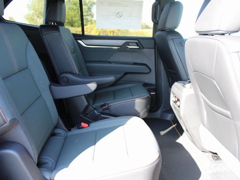 New 2025 GMC Acadia AT4 w/ Super Cruise Package image 24