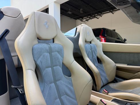 Used 2012 Ferrari 458 Spider image 36