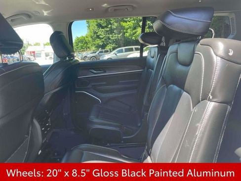 Used 2023 Jeep Grand Cherokee L Limited w/ Black Appearance Package AWD/4WD image 15