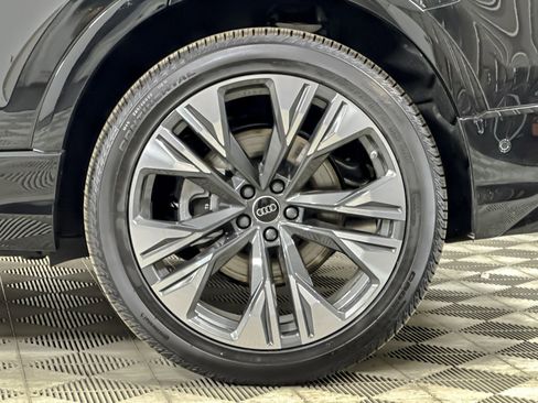 New 2026 Audi Q8 Premium Plus image 23