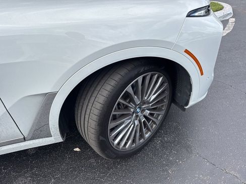 Used 2026 BMW X7 xDrive40i image 10