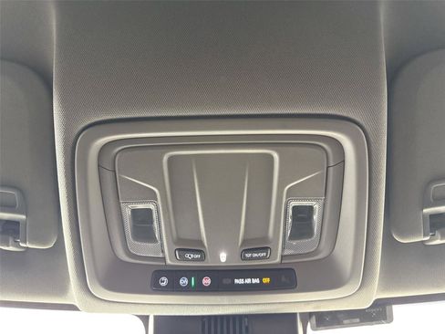 Used 2025 Chevrolet Silverado 1500 Custom Trail Boss w/ LPO, Dark Essentials Package image 6