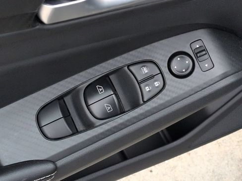 Used 2025 Nissan Altima 2.5 SV FWD image 13