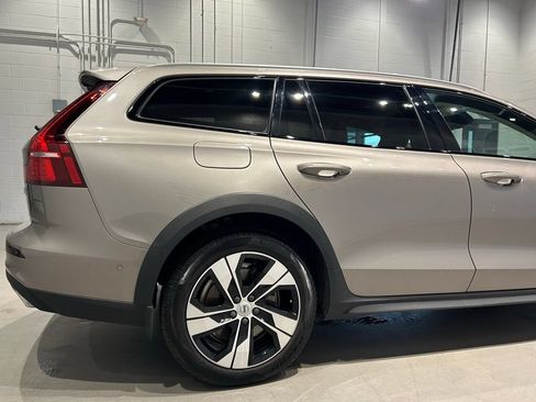 Used 2020 Volvo V60 T5 Cross Country w/ Protection Package Premier AWD/4WD image 8