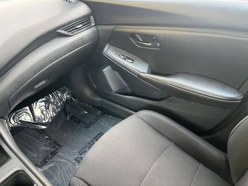 Used 2025 Nissan Sentra S FWD image 40