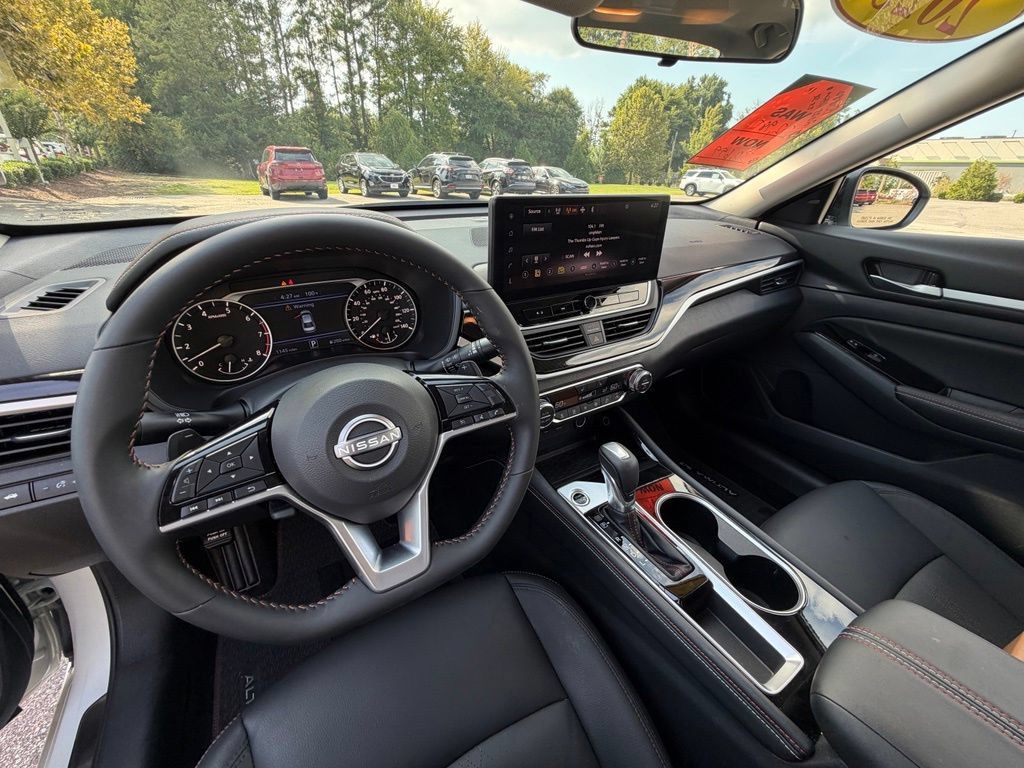 Certified 2025 Nissan Altima 2.5 SR w/ SR Premium Package FWD image 19