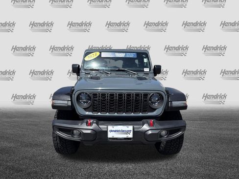 Used 2024 Jeep Wrangler Unlimited Rubicon AWD/4WD image 3