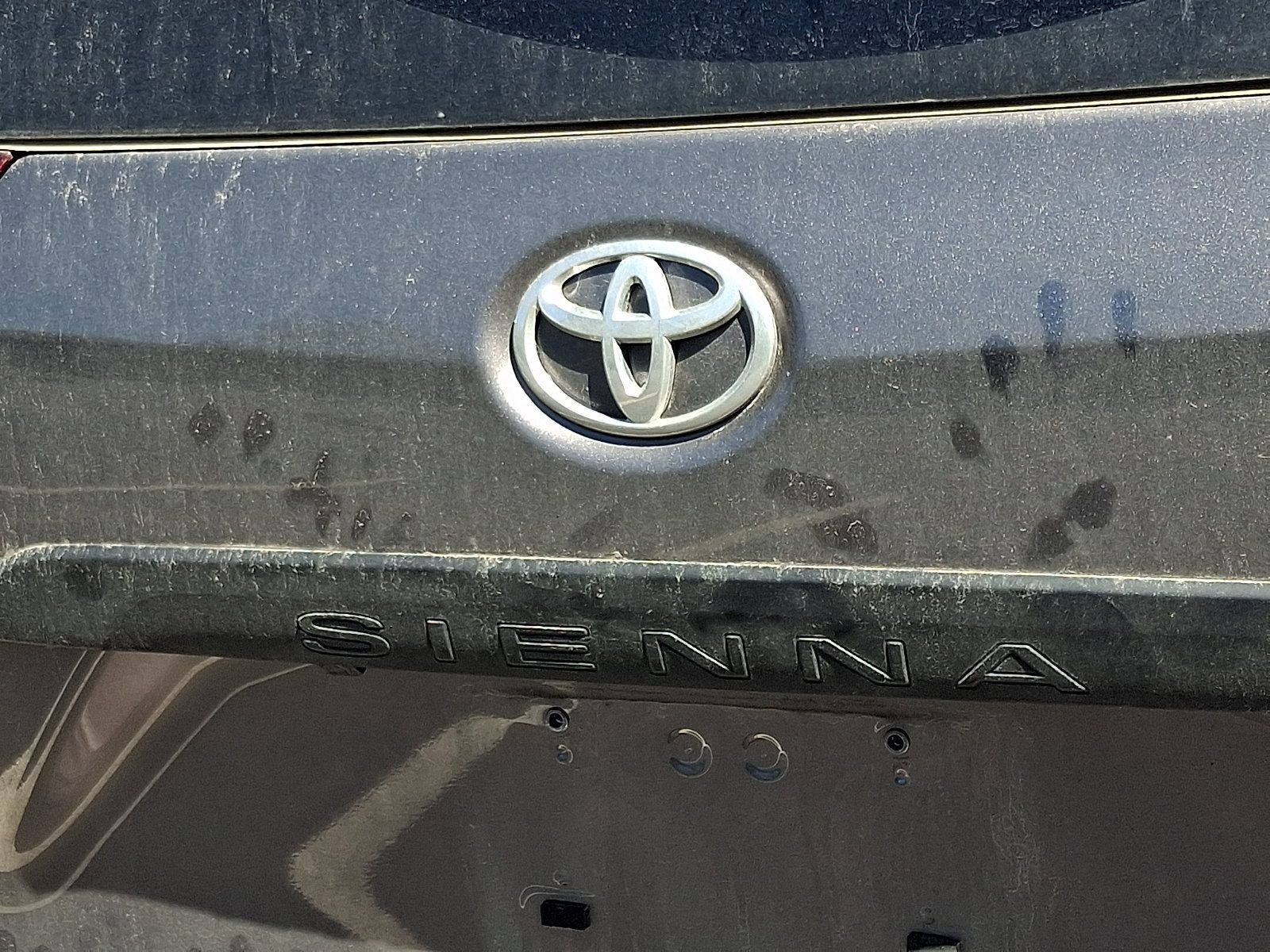 Used 2020 Toyota Sienna L FWD image 4