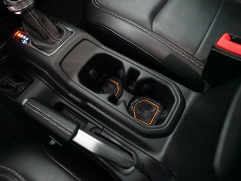 Used 2019 Jeep Wrangler Unlimited Sahara w/ Quick Order Package 24M Moab image 16