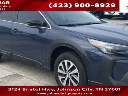 Used 2024 Subaru Outback Premium AWD/4WD image 1