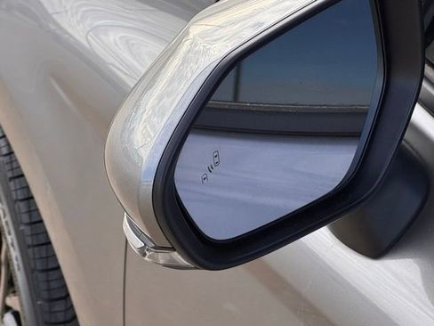 Used 2025 Toyota Camry LE image 31