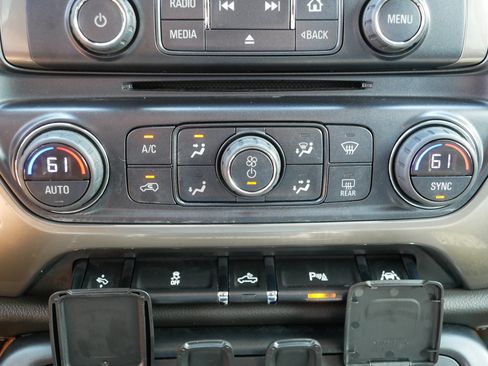 Used 2018 Chevrolet Silverado 1500 High Country AWD/4WD image 23