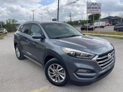 Used 2017 Hyundai Tucson SE AWD/4WD image 2