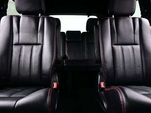 Used 2017 Dodge Grand Caravan GT FWD image 16