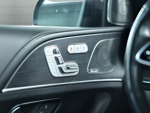 Used 2023 Mercedes-Benz Maybach GLS 600 4MATIC image 34