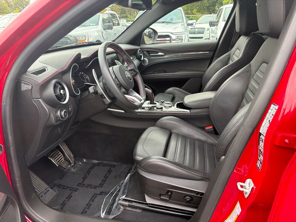 Used 2023 Alfa Romeo Stelvio Estrema AWD/4WD image 12