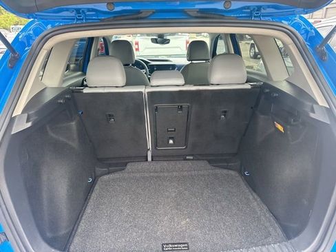 Used 2023 Volkswagen Taos SE w/ Black Wheel Package image 8