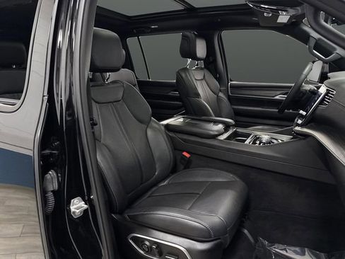 Certified 2024 Jeep Wagoneer L Series III w/ Premium Group I image 32