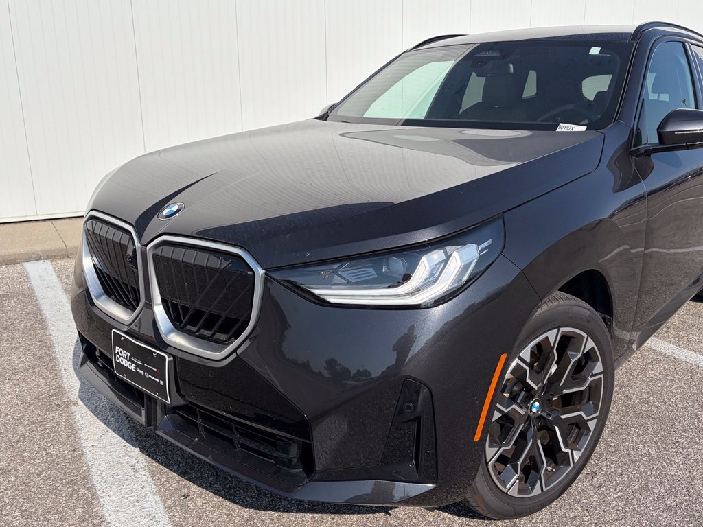 Used 2025 BMW X3 xDrive30i w/ Premium Package AWD/4WD image 2