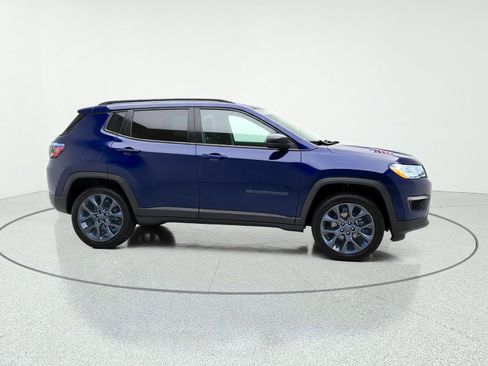 Used 2021 Jeep Compass Latitude AWD/4WD image 10