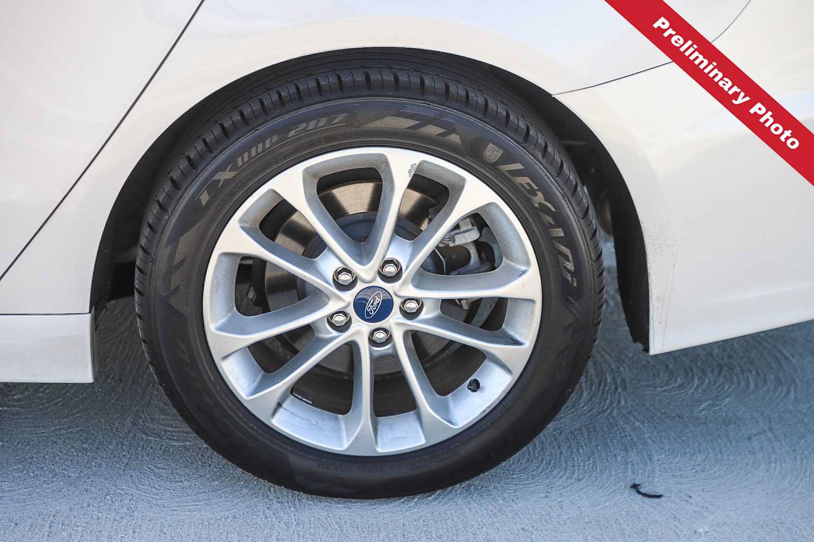 Used 2019 Ford Fusion SEL FWD image 12