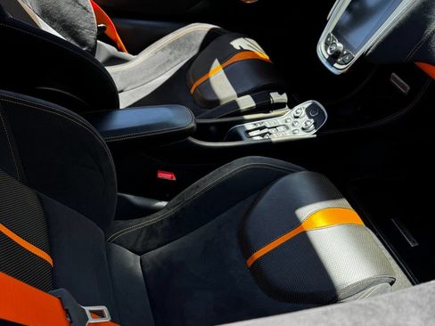 Used 2019 McLaren 570S Spider RWD image 30