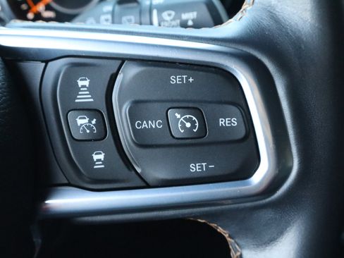 Used 2021 Jeep Wrangler Unlimited Sahara image 36