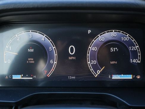 New 2025 Jeep Grand Cherokee Altitude image 23