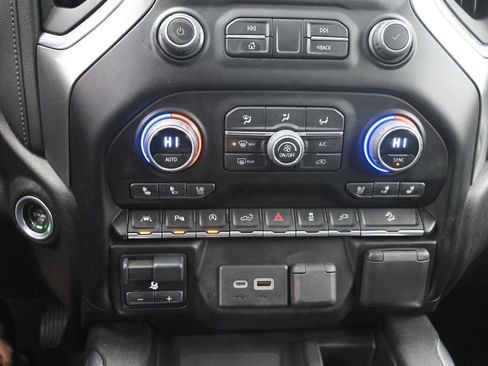 Used 2022 Chevrolet Silverado 1500 LTZ w/ LTZ Premium Package image 33