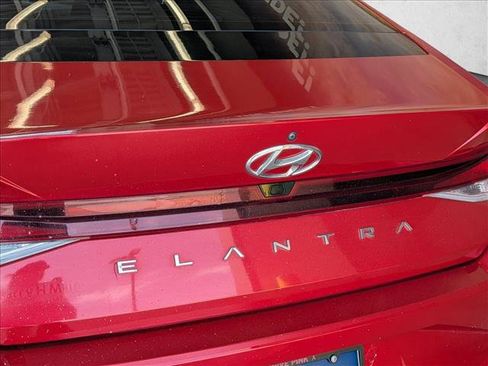 Used 2021 Hyundai Elantra SEL w/ Convenience Package FWD image 29